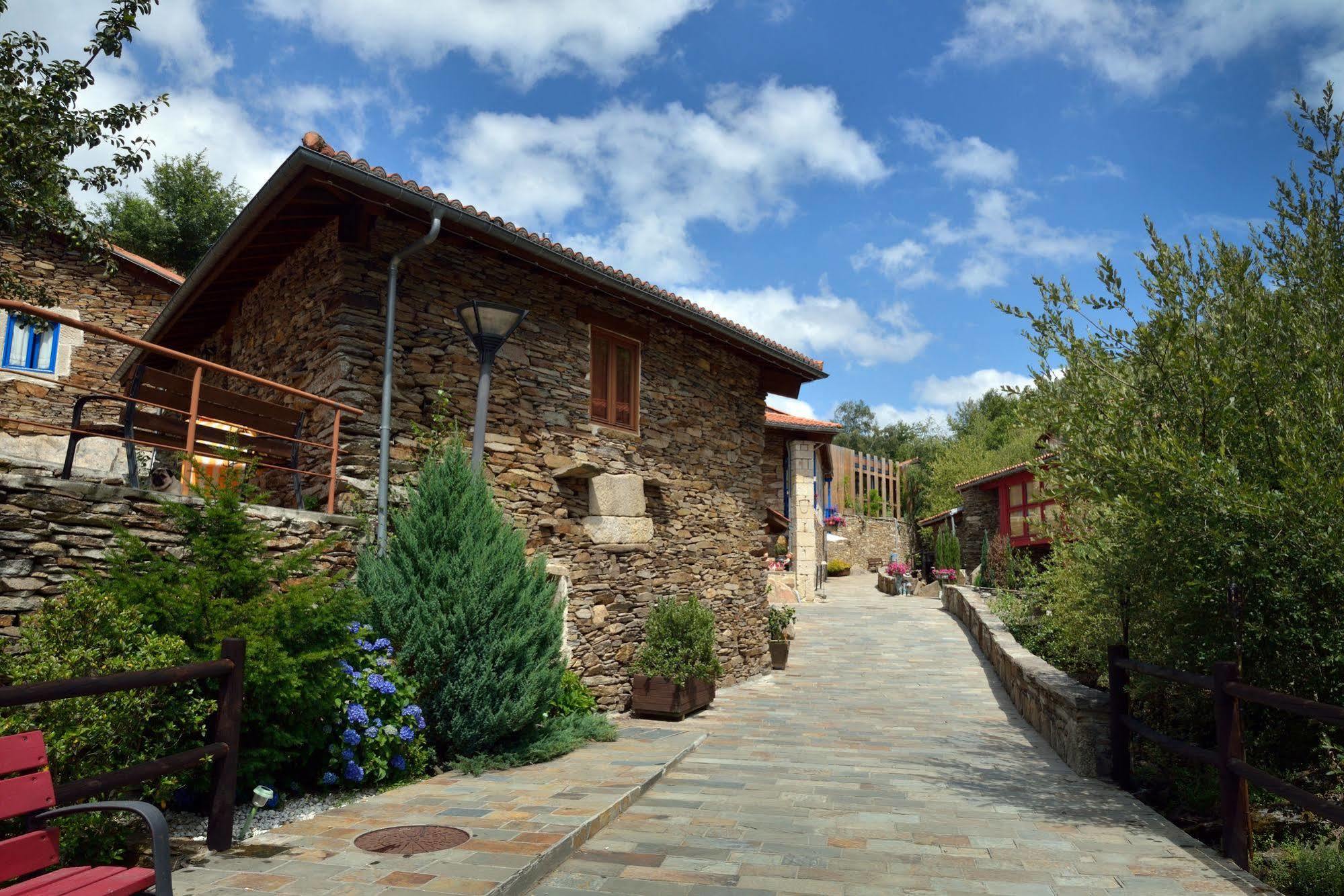 Aldea Couso Rural Hotel Sarreaus Exterior foto